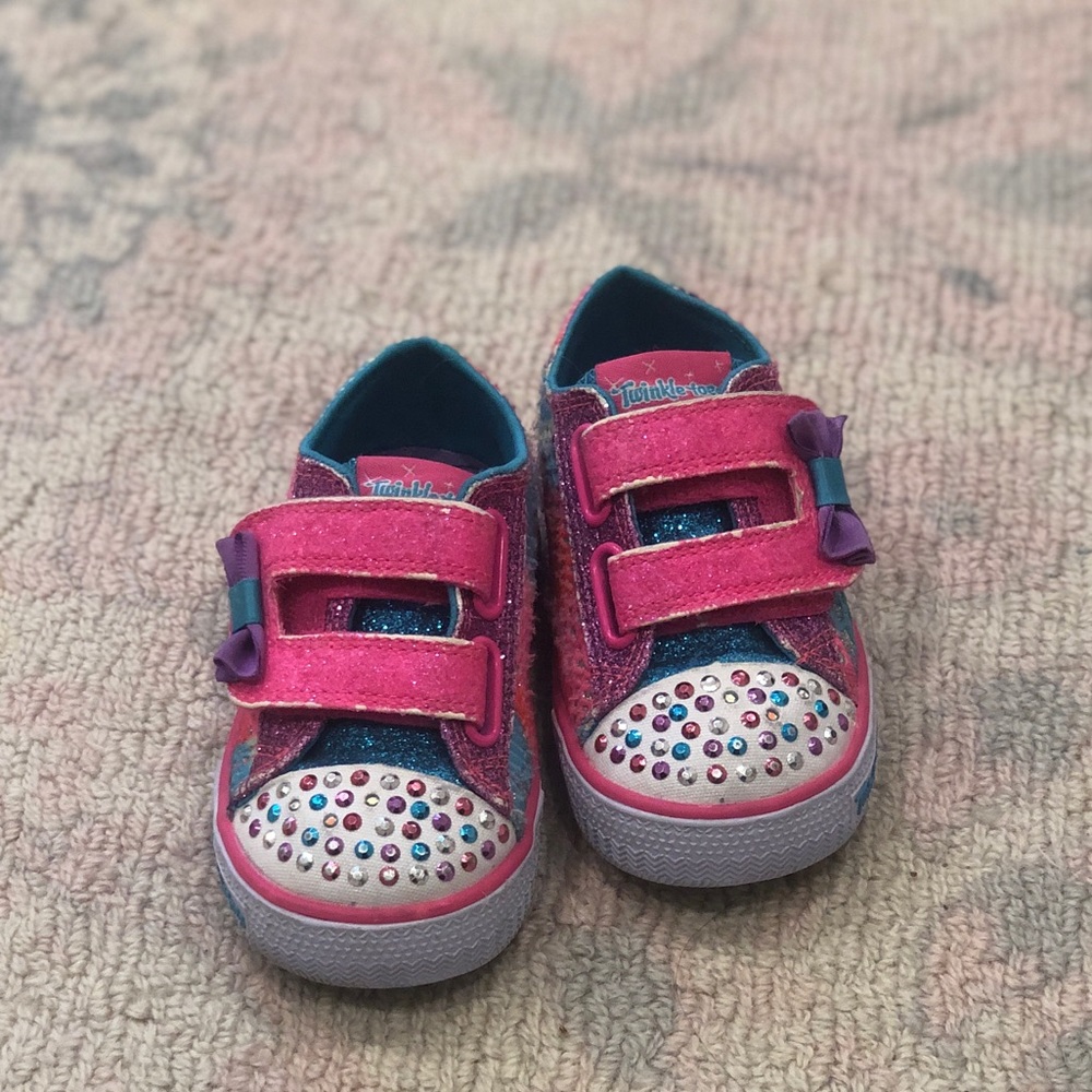 Sketchers Twinkle toes light up sneakers size:5T!